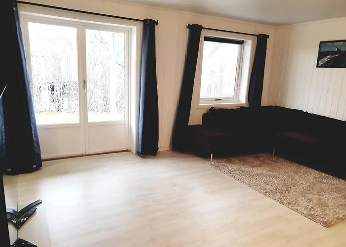 Spacious 2 Bedroom In Arendal. 公寓 阿伦达尔