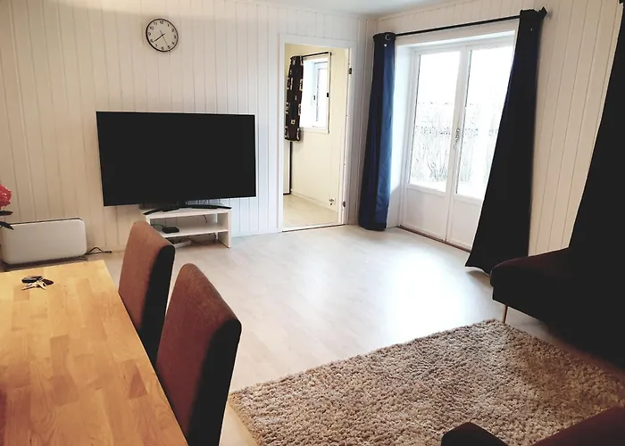 Spacious 2 Bedroom In Arendal. 公寓 阿伦达尔